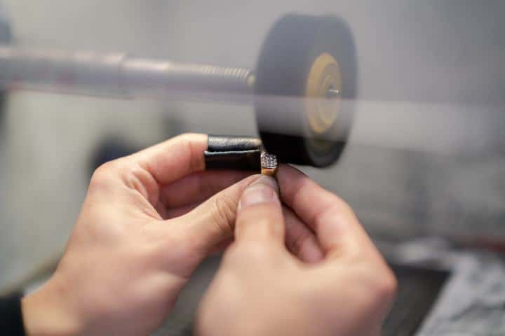 lucidatura-rinnovo-gioielli-laboratorio-orafo-roma-flambojan