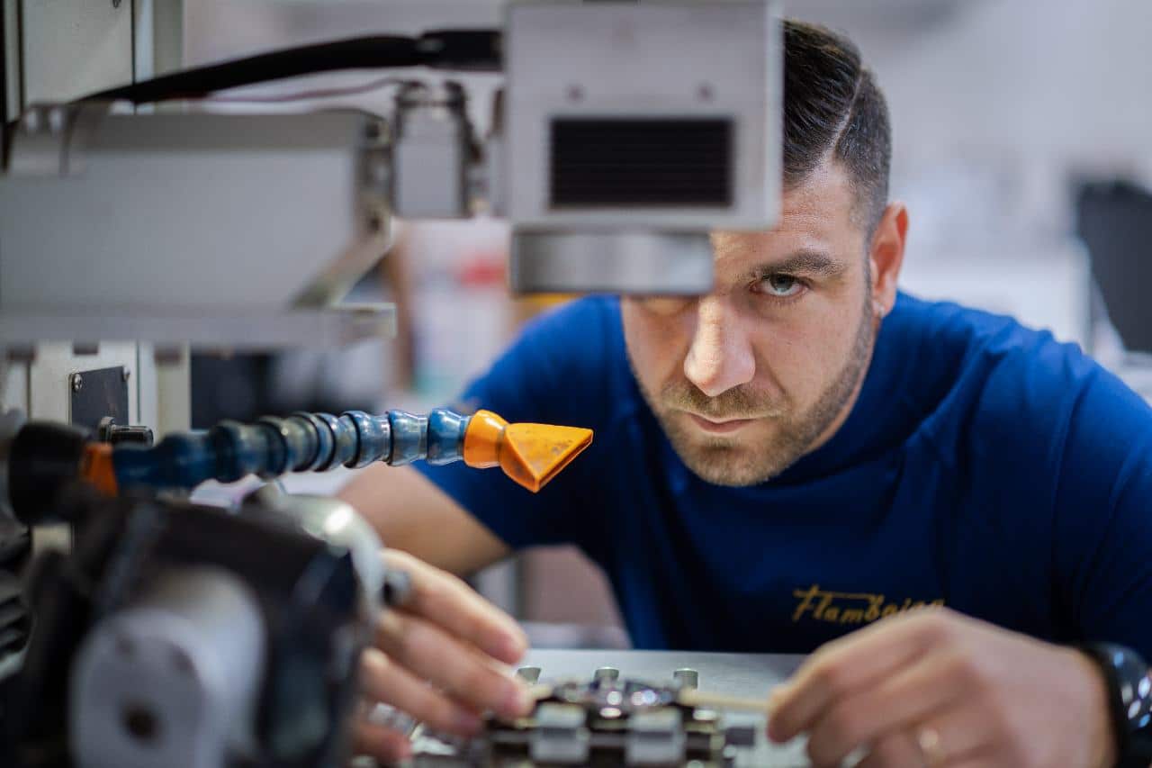 laboratorio orafo roma laser incisioni gioielli personalizzati