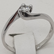 anello-solitario-brillante-4-griffes-oro-bianco-laboratorio-orafo-roma-flambojan anello-solitario-4-griffes