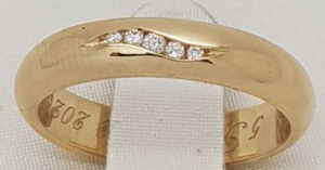 fedi-nuziali-oro-giallo-brillanti-laboratorio-artigiano-orafo-roma-flambojan fedi-nuziali-oro-giallo-brillanti-onda-artigiano-orafo-roma-flambojan