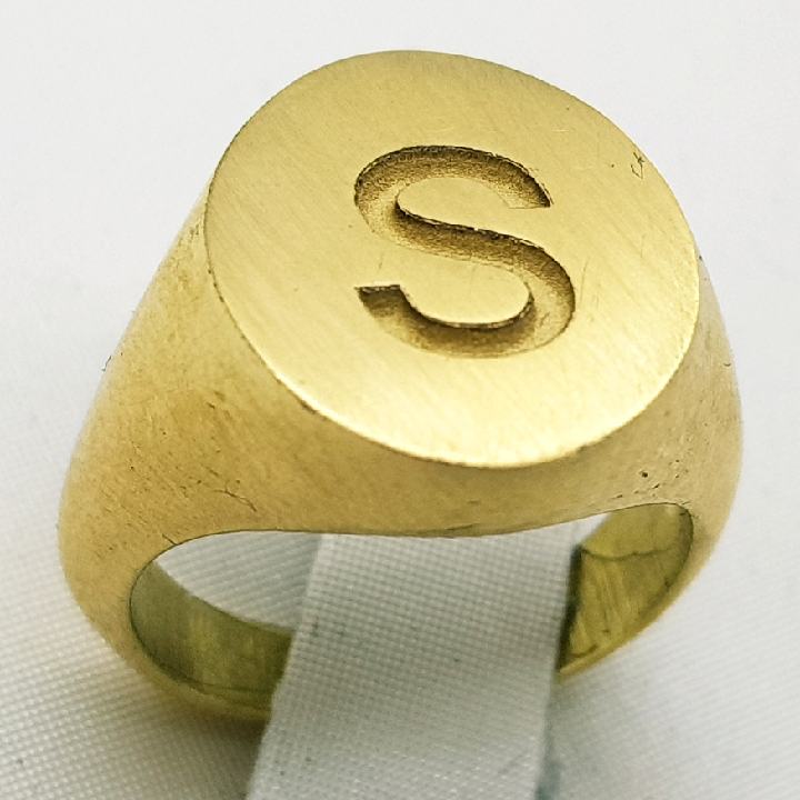 anello-sigillo-oro-giallo-incisione-personalizzata-laser-orafo-roma-flambojan