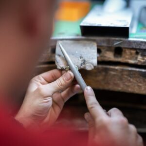 lavorazione oro mestiere orafo a roma italia analisi oro 9 e 18 carati