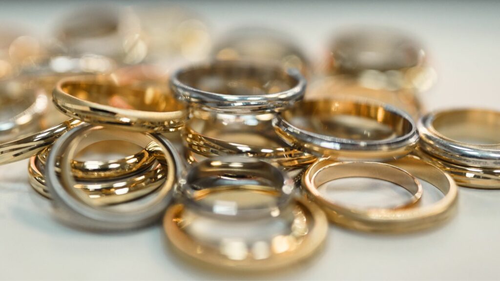 fedi CNC esclusive e uniche prodotte dal laboratorio orafo Flambojan Roma